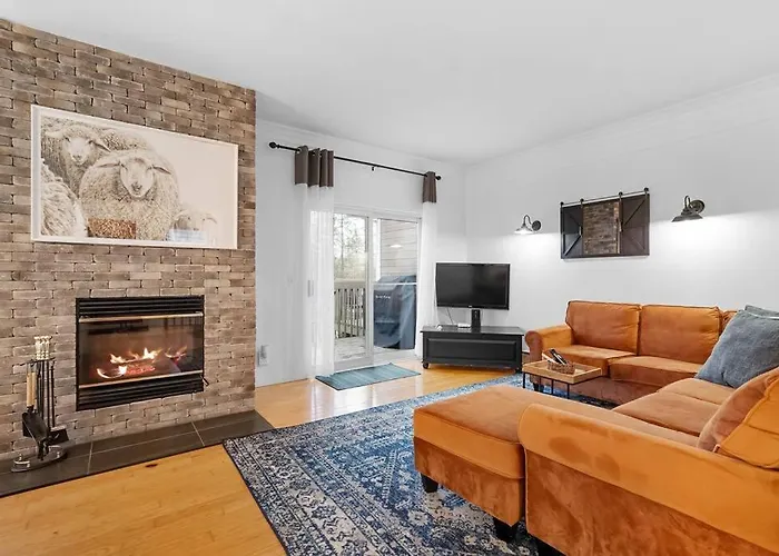 Le Champetre Tremblant 2Bdrs Condo W Fireplace Mont-Tremblant